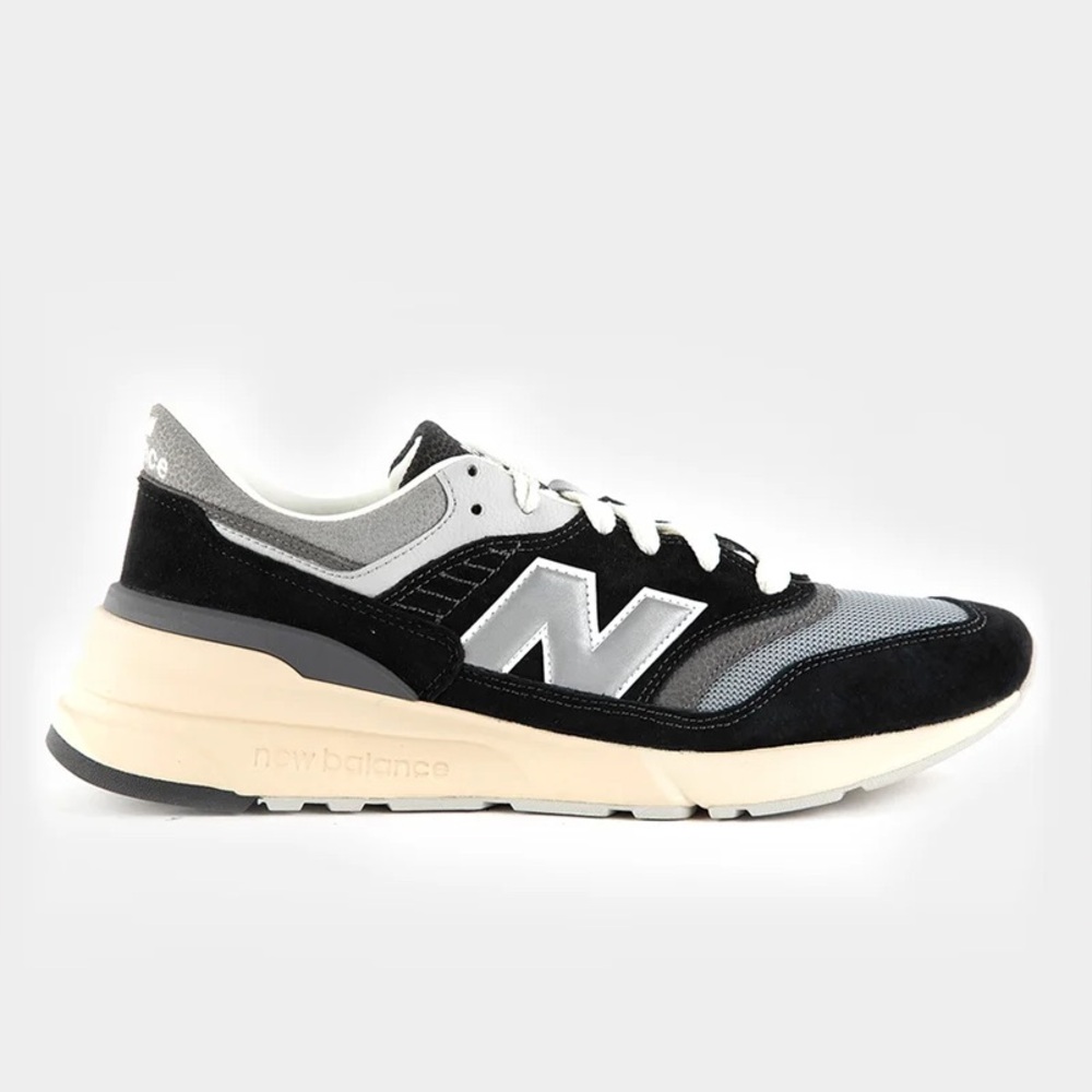 New Balance Men’s 997R Sneakers